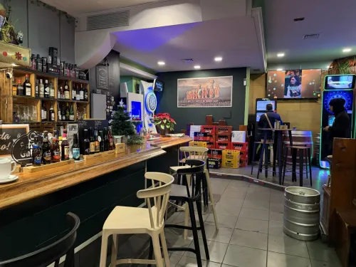 Interior del Café Bar New Luber.