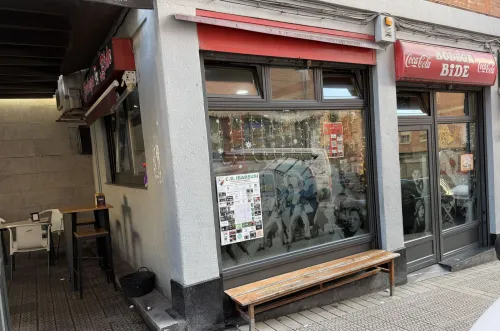 Entrada al Bar y a la terraza