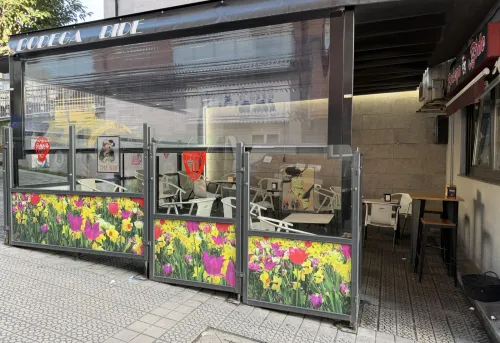 Terraza cubierta y cerrada