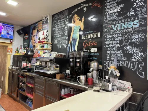 Interior del bar 1