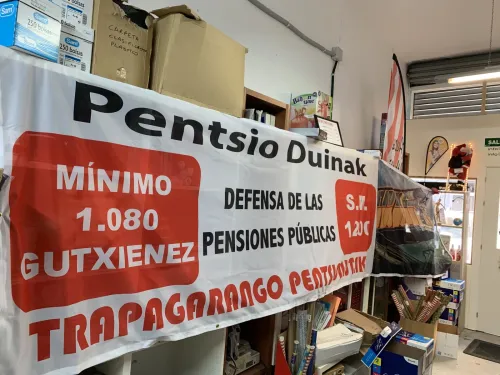 Pancarta de Asociación de jubilados.